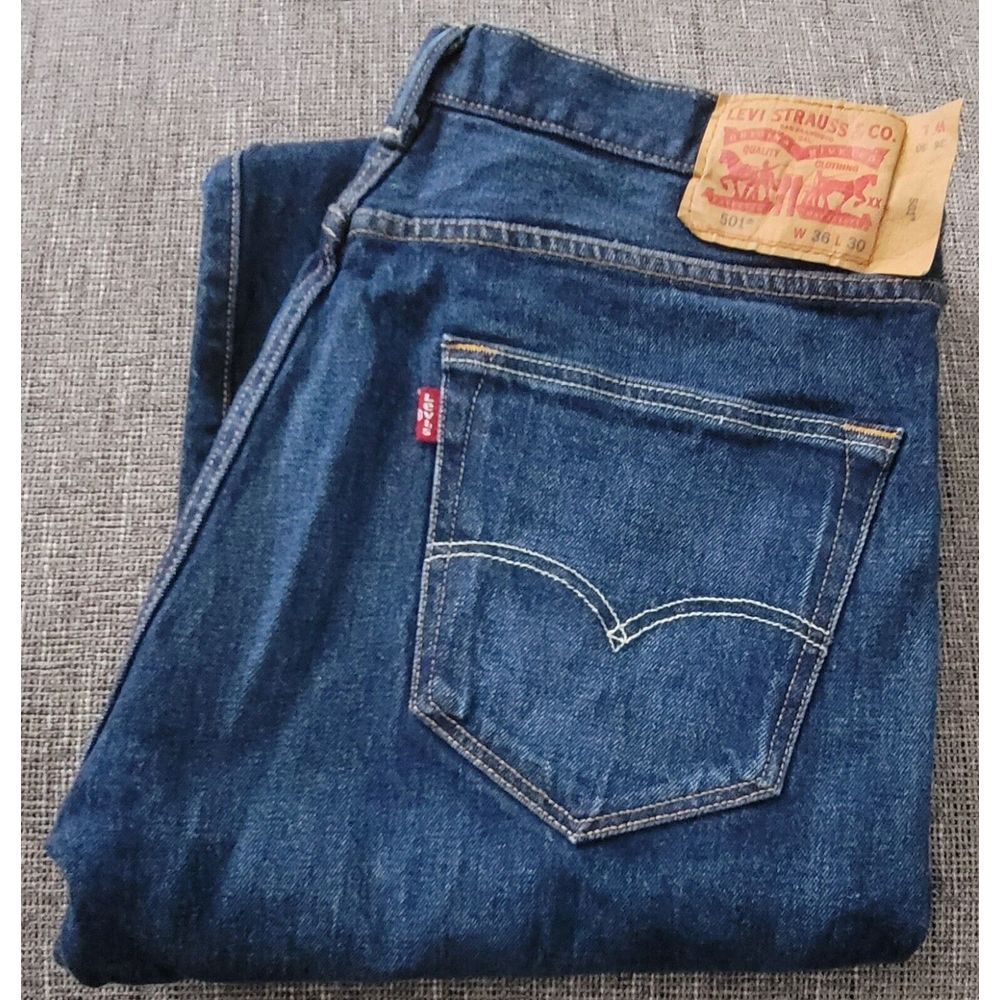 Levi's 501 Jeans Men's Button Fly Medium Wash Demin‎ Straight Fit Size 36 X 29